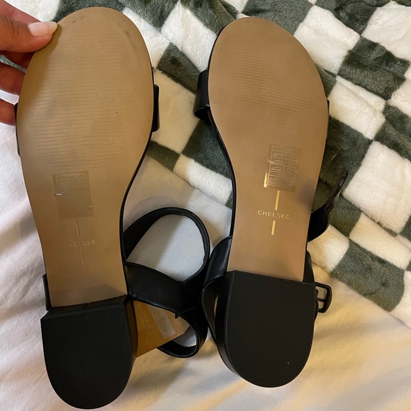 Sandal noir petit talon jamais porté taille 10 - Picture 6 of 6